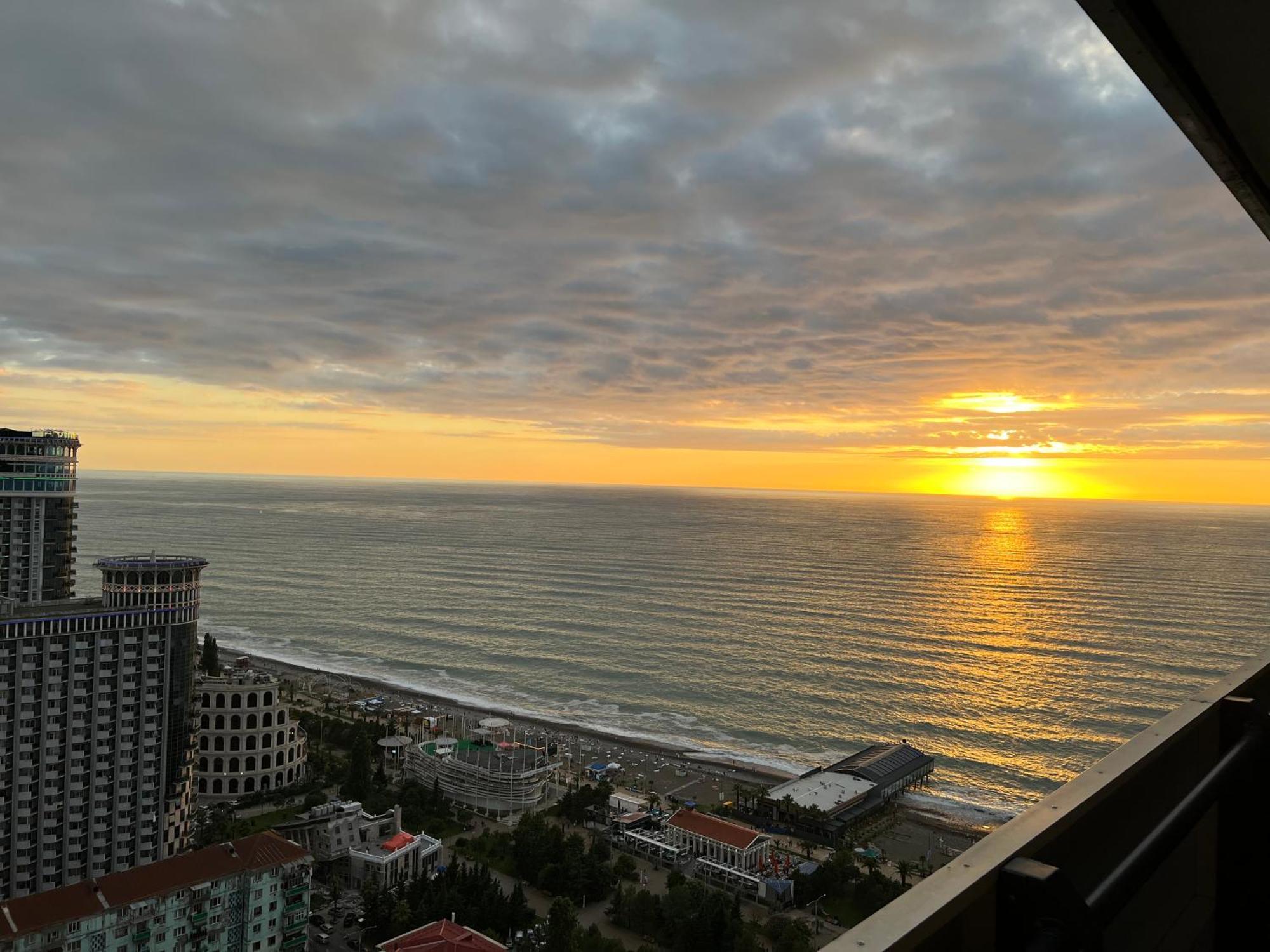 Orbi City Seaview Batumi Eksteriør billede